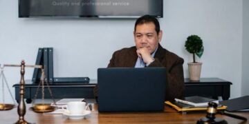 How Much Do Immigration Lawyers Make