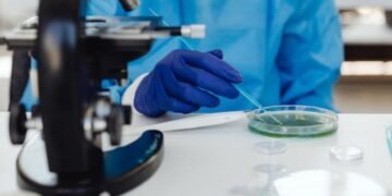 Youhuang Xiang Charged with Smuggling E. Coli into United States