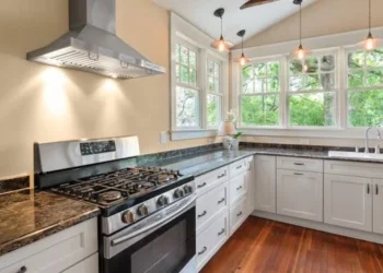 Kitchen Renovation Design and Layout Considerations in Lake Bluff