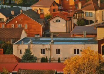 Residential Home Definition Explained (Plus Real Examples)